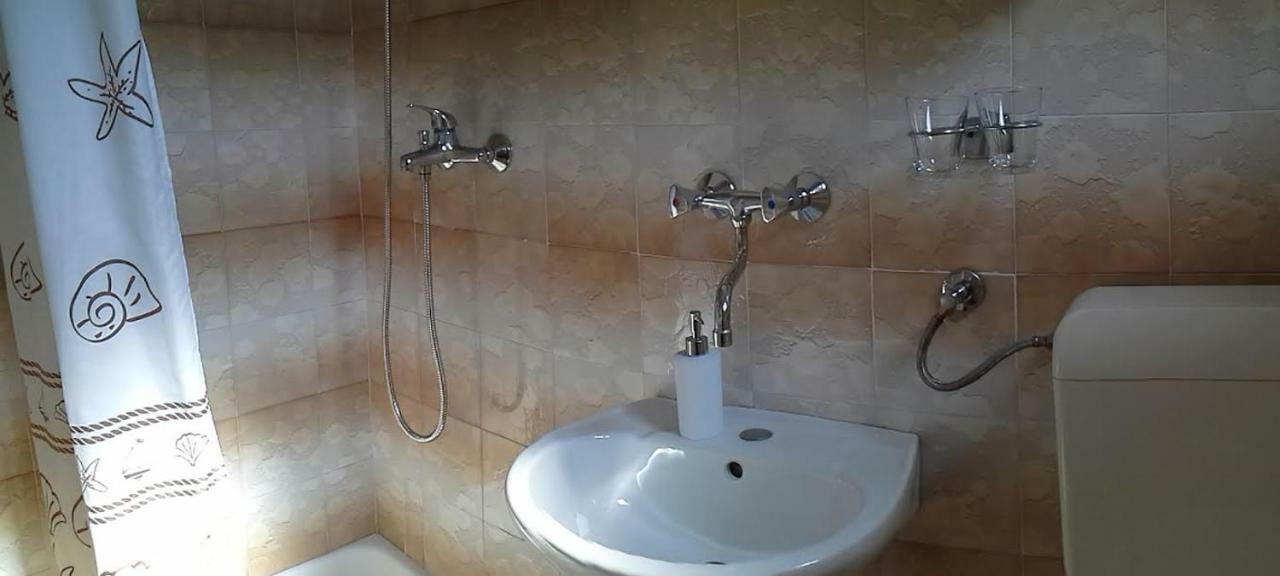 Sobe Tonica Hotel Кърк Екстериор снимка